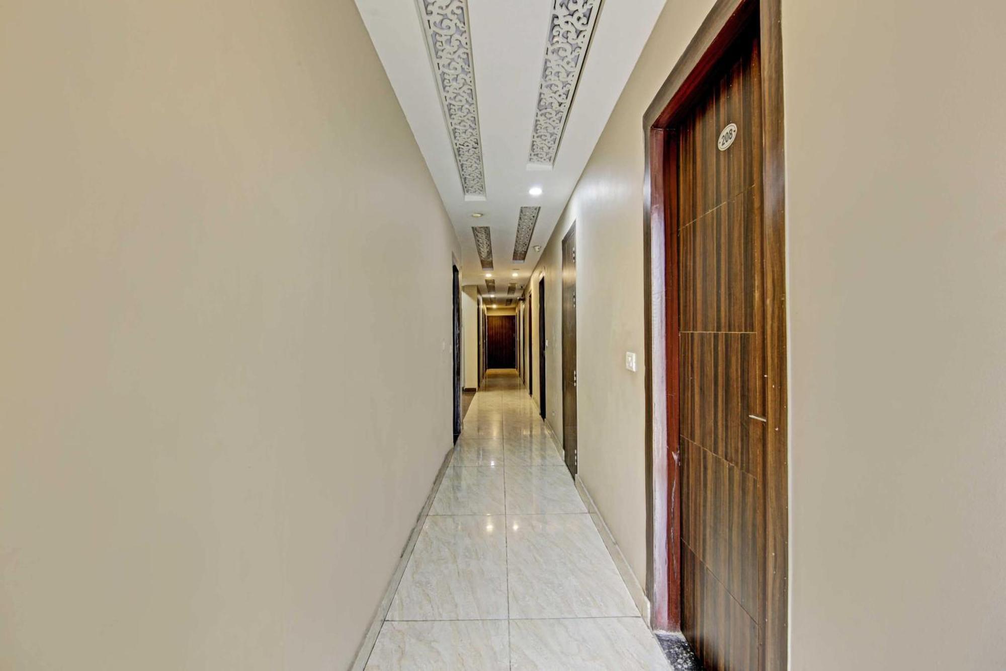 Hotel O Drizzling Land Muradnagar Buitenkant foto